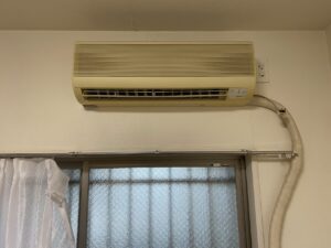 三郷市エアコン室外機取り外し後